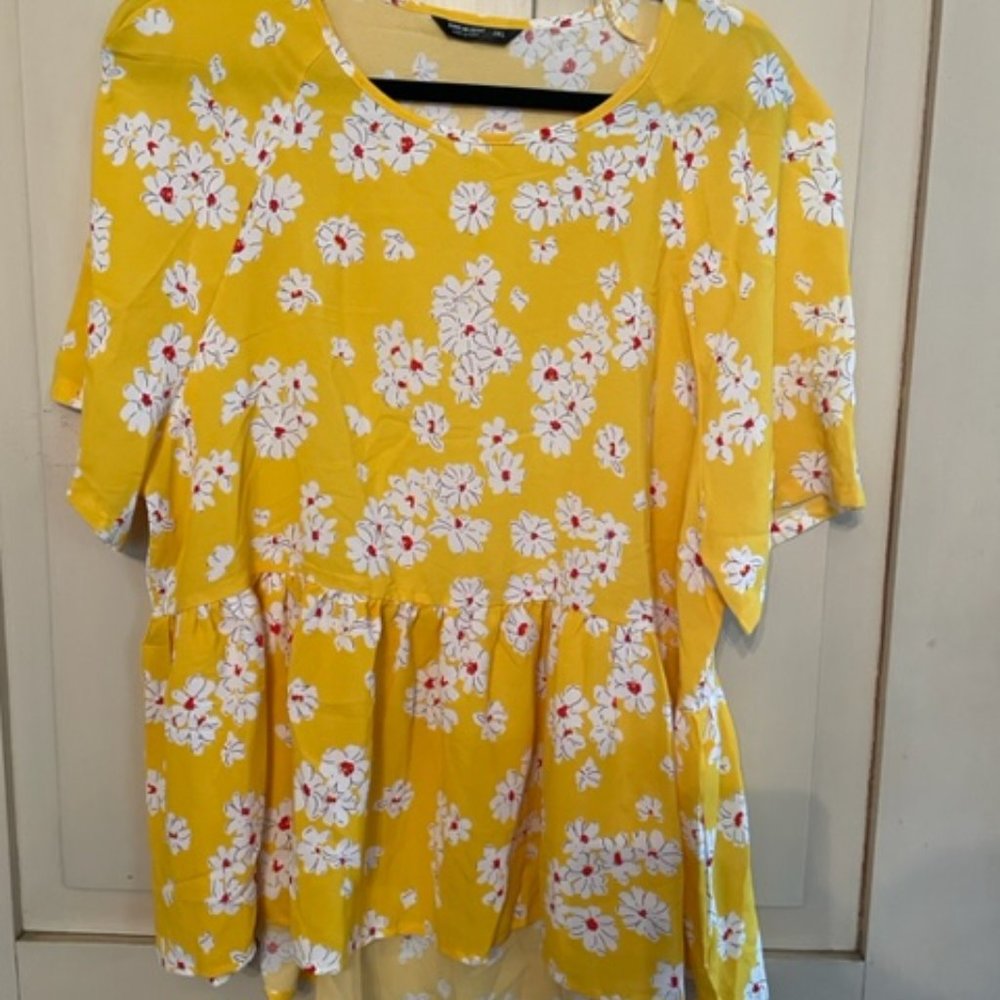 SHEIN Summer Yellow w White/Red Flowers. NWOT 3X